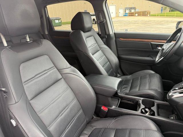 Photo of 2018 White Diamond Pearl Honda CR-V
