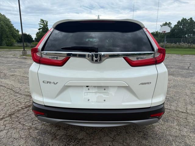 Photo of 2018 White Diamond Pearl Honda CR-V