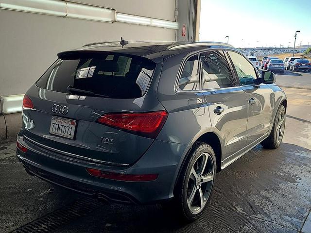 Photo of 2016 Monsoon Gray Metallic Audi Q5