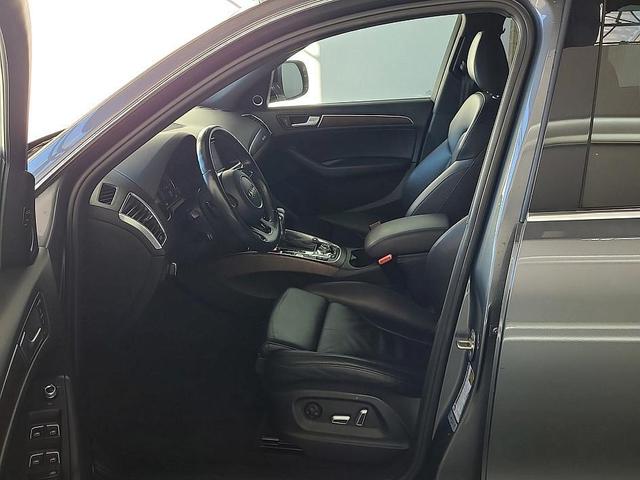 Photo of 2016 Monsoon Gray Metallic Audi Q5
