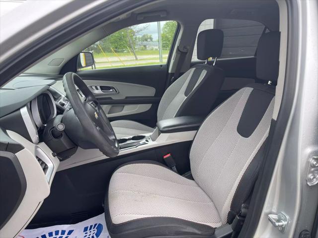 Photo of 2017 Silver Ice Metallic Chevrolet Equinox