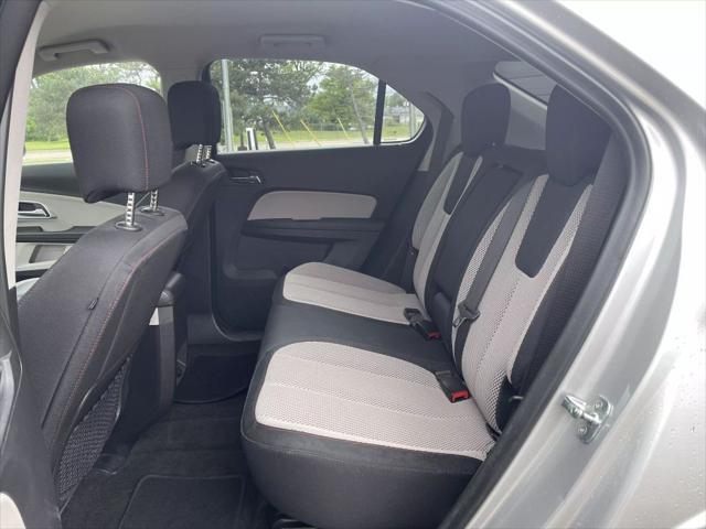 Photo of 2017 Silver Ice Metallic Chevrolet Equinox