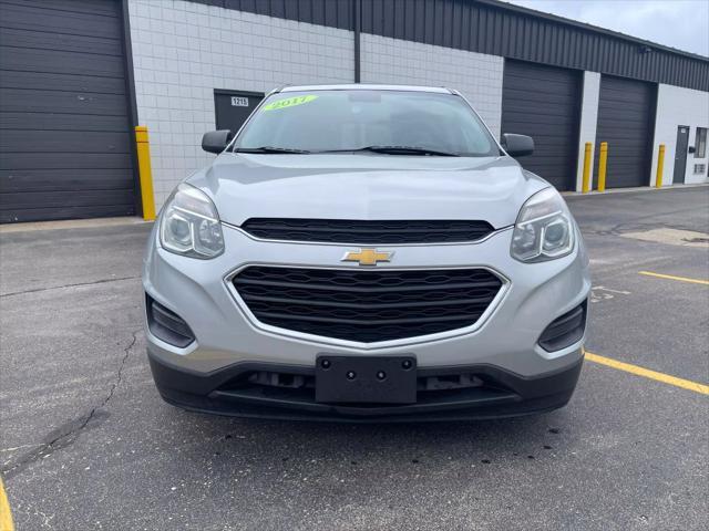 Photo of 2017 Silver Ice Metallic Chevrolet Equinox
