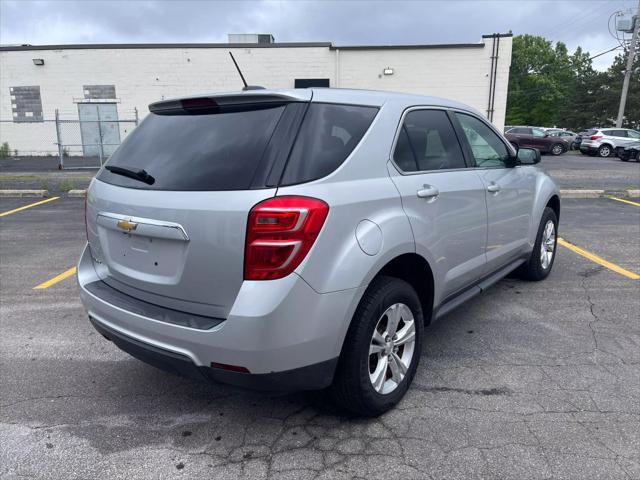 Photo of 2017 Silver Ice Metallic Chevrolet Equinox