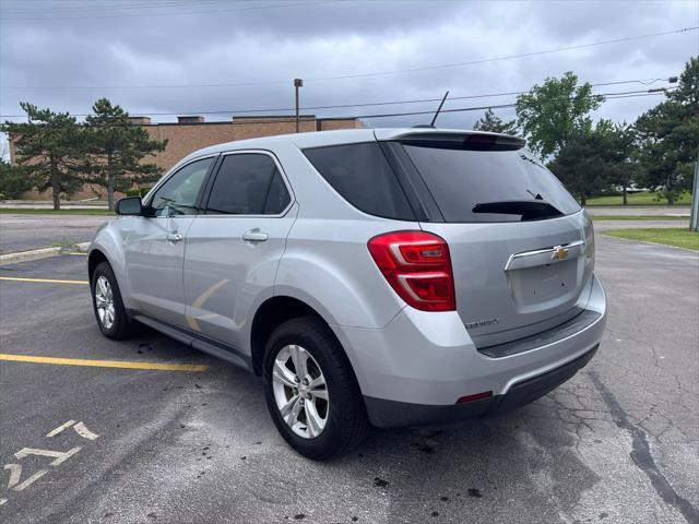 Photo of 2017 Silver Ice Metallic Chevrolet Equinox