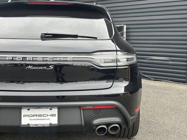 Photo of 2025 Jet Black Metallic Porsche Macan