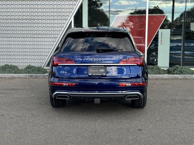Photo of 2022 Navarra Blue Metallic Audi Q5