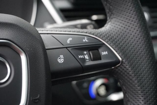 Photo of 2024 Glacier White Metallic Audi Q5