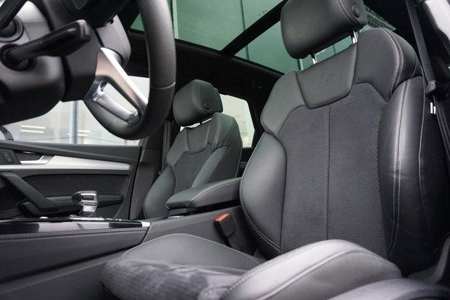 Photo of 2024 Glacier White Metallic Audi Q5