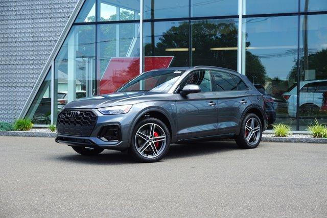 Photo of 2025 Daytona Gray Pearl Effect Audi Q5