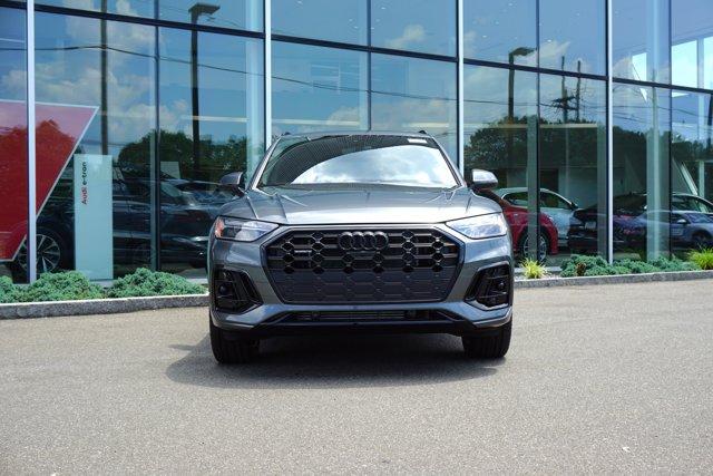 Photo of 2025 Daytona Gray Pearl Effect Audi Q5