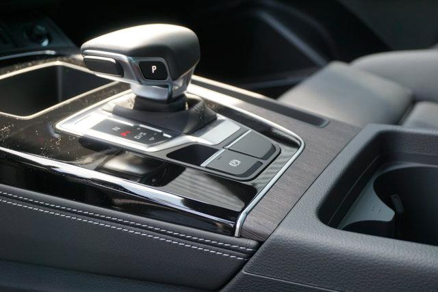 Photo of 2025 Daytona Gray Pearl Effect Audi Q5