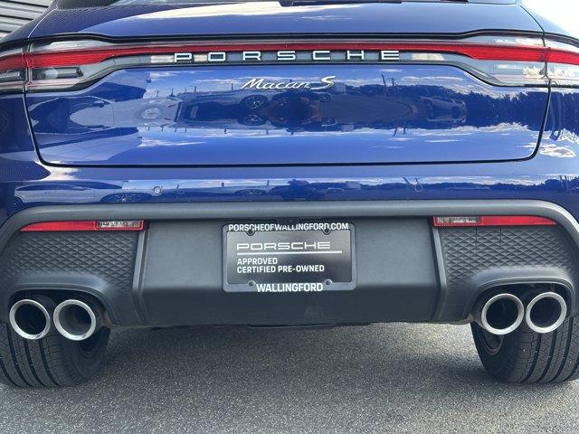 Photo of 2022 Gentian Blue Metallic Porsche Macan