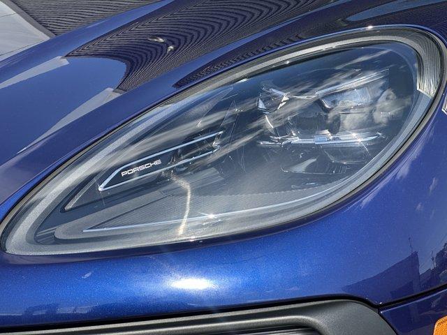 Photo of 2022 Gentian Blue Metallic Porsche Macan