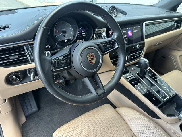 Photo of 2022 Gentian Blue Metallic Porsche Macan