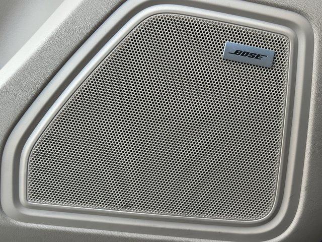 Photo of 2022 Gentian Blue Metallic Porsche Macan