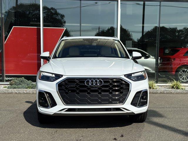 Photo of 2025 Glacier White Metallic Audi Q5