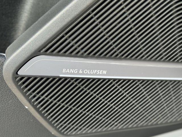 Photo of 2025 Glacier White Metallic Audi Q5