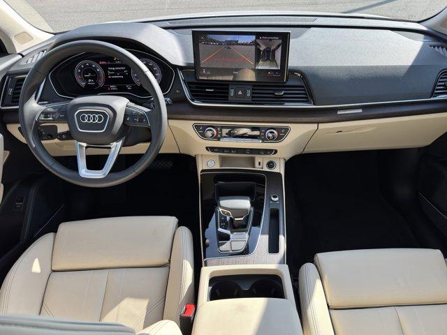 Photo of 2025 Glacier White Metallic Audi Q5