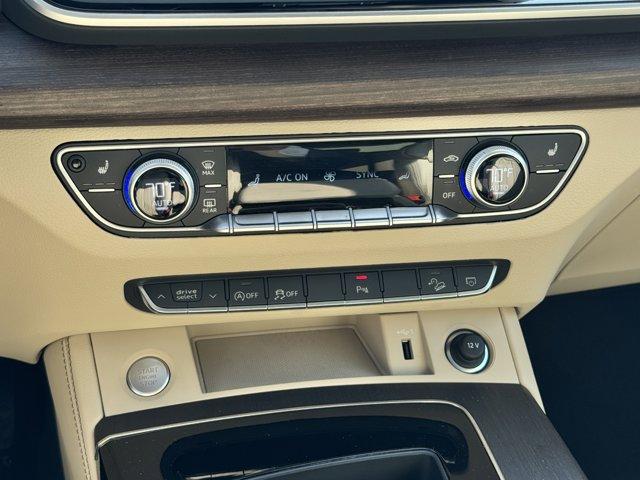 Photo of 2025 Glacier White Metallic Audi Q5