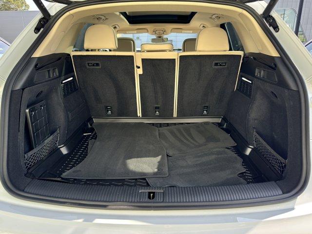 Photo of 2025 Glacier White Metallic Audi Q5