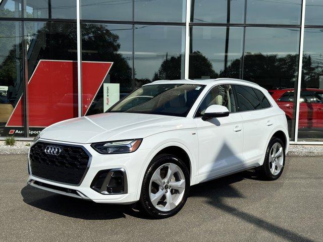 Photo of 2025 Glacier White Metallic Audi Q5