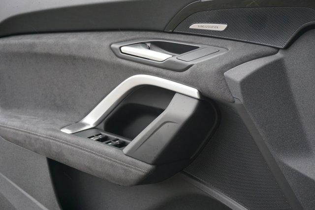 Photo of 2025 Tambora Gray Metallic Audi SQ5