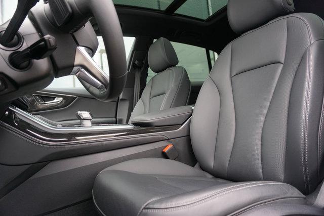 Photo of 2025 Mythos Black Metallic Audi Q8