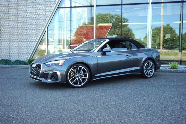 Photo of 2024 Daytona Gray Pearl Effect/Black Roof Audi A5
