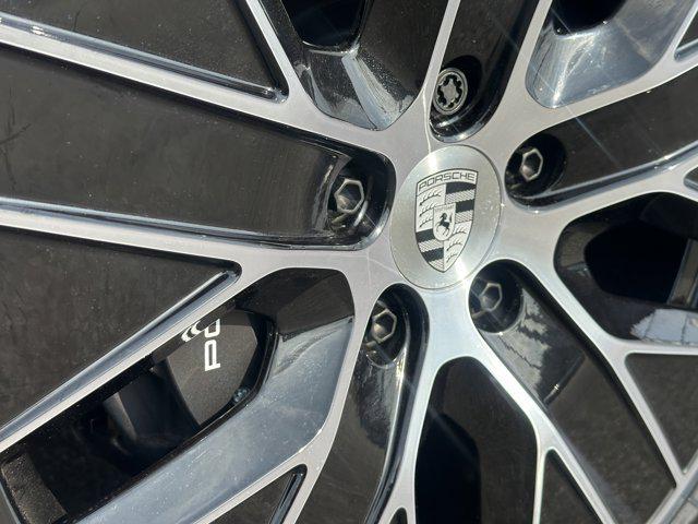 Photo of 2025 Ice Grey Metallic Porsche Macan