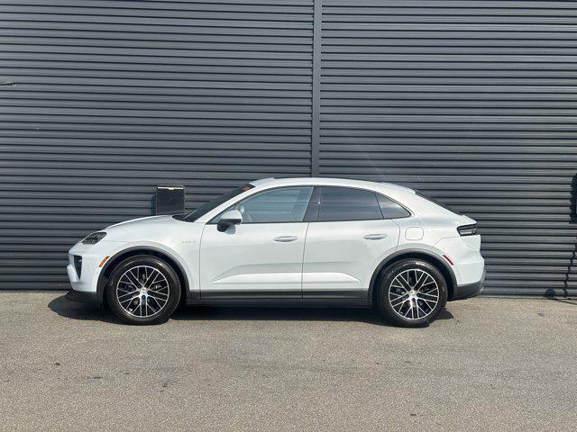 Photo of 2025 Ice Grey Metallic Porsche Macan