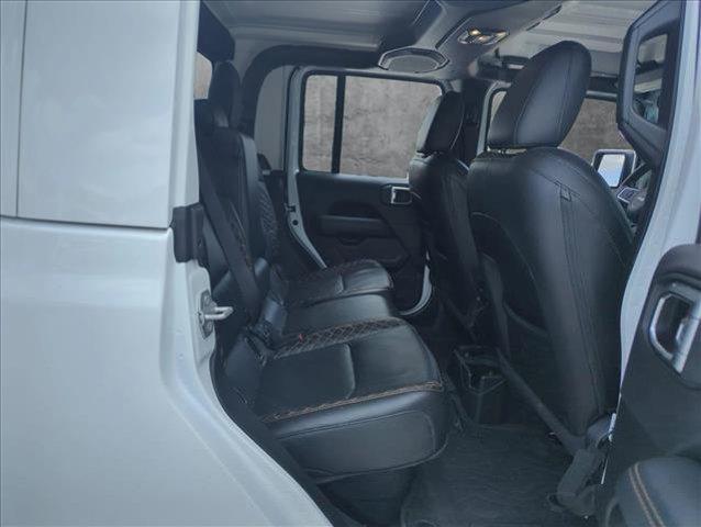 Photo of 2022 Bright White Clearcoat Jeep Gladiator