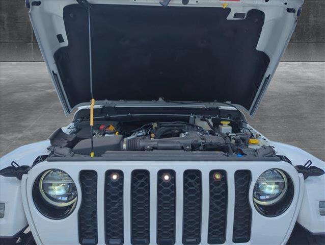 Photo of 2022 Bright White Clearcoat Jeep Gladiator