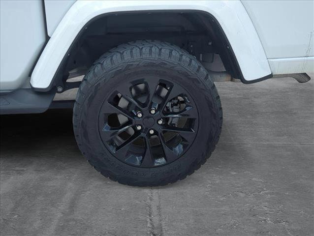Photo of 2022 Bright White Clearcoat Jeep Gladiator