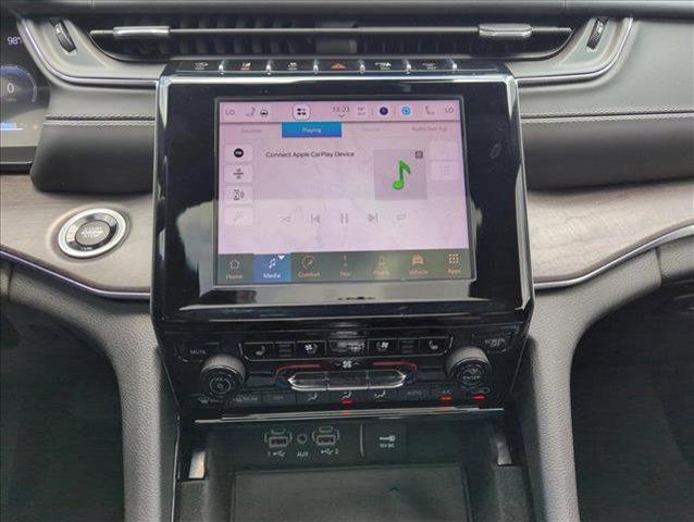 Photo of 2022 Baltic Gray Metallic Clearcoat Jeep Grand Cherokee