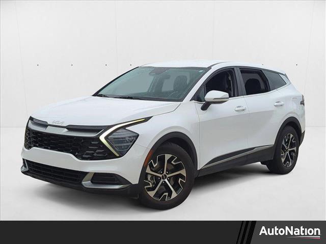 Photo of 2024 Glacial White Pearl Kia Sportage