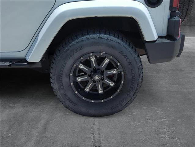 Photo of 2018 Bright White Clearcoat Jeep Wrangler JK Unlimited