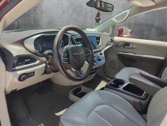Photo of 2017 Velvet Red Pearlcoat Chrysler Pacifica