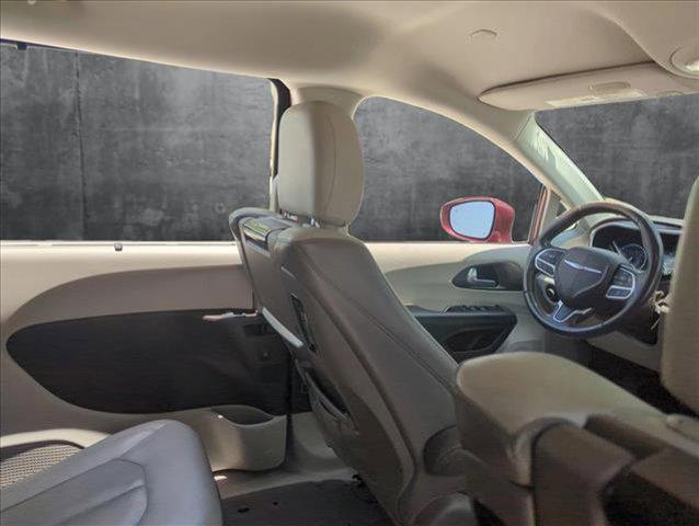 Photo of 2017 Velvet Red Pearlcoat Chrysler Pacifica
