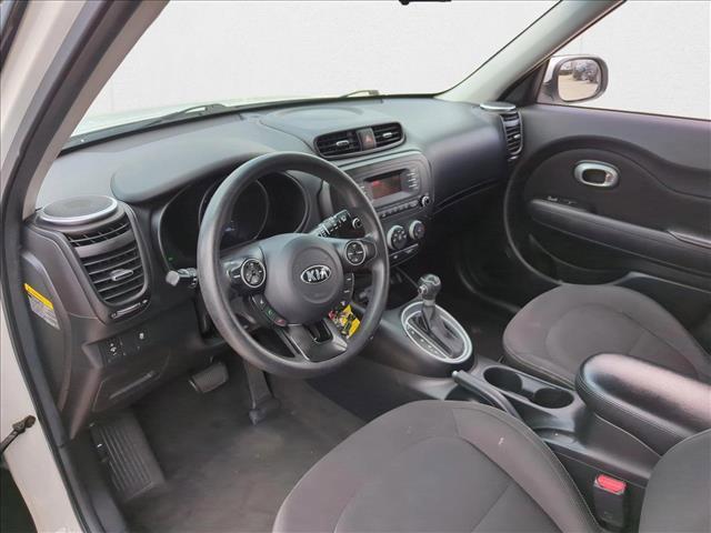 Photo of 2015 Clear White Kia Soul