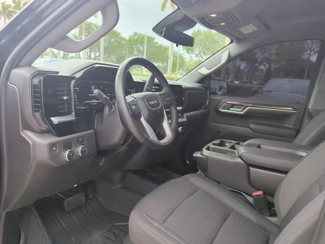 Photo of 2023 Onyx Black GMC Sierra 1500