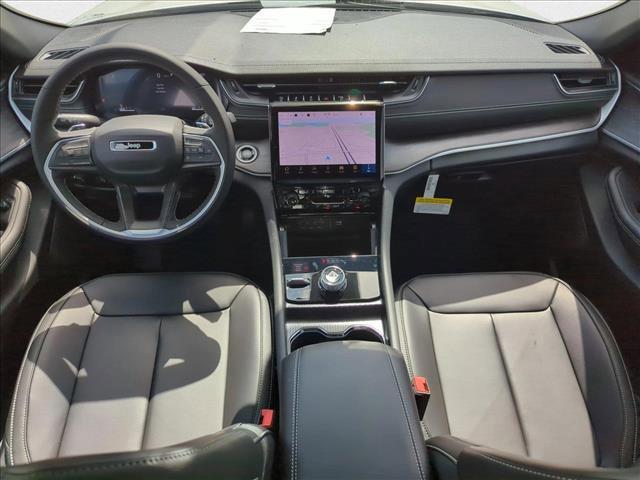 Photo of 2025 Bright White Clearcoat Jeep Grand Cherokee