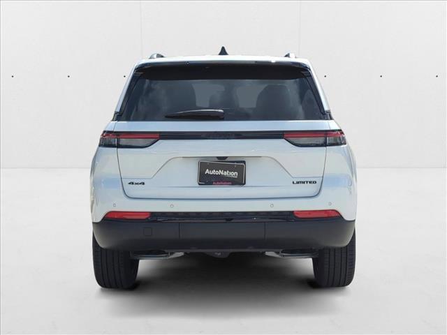 Photo of 2025 Bright White Clearcoat Jeep Grand Cherokee