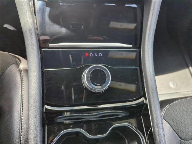 Photo of 2023 Diamond Black Crystal Pearlcoat Jeep Grand Cherokee L