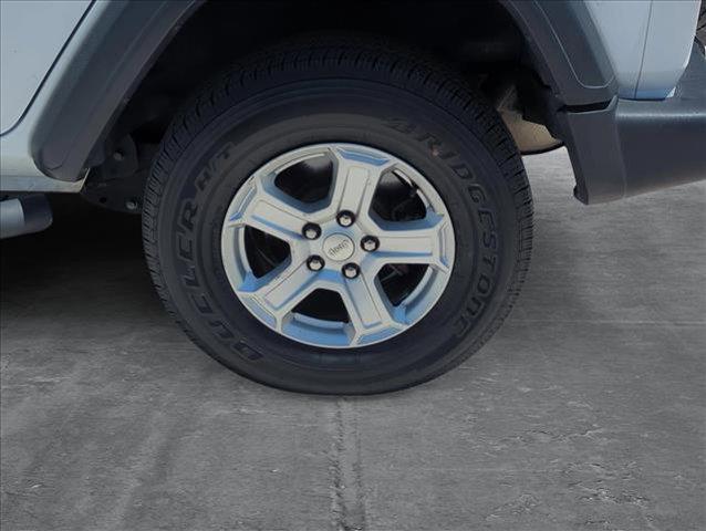 Photo of 2018 Bright White Clearcoat Jeep Wrangler Unlimited