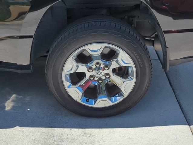 Photo of 2022 Diamond Black Crystal Pearlcoat RAM 1500
