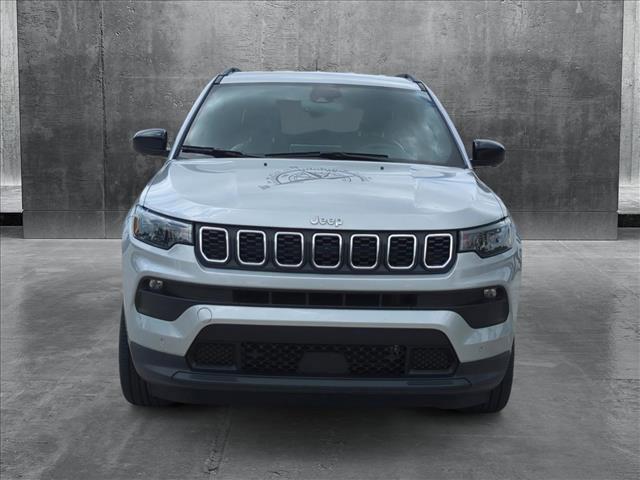 Photo of 2024 Silver Zynith Metallic Clearcoat Jeep Compass