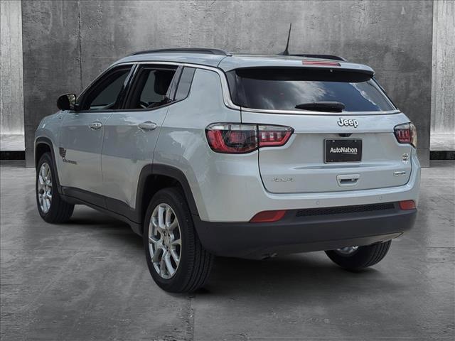 Photo of 2024 Silver Zynith Metallic Clearcoat Jeep Compass