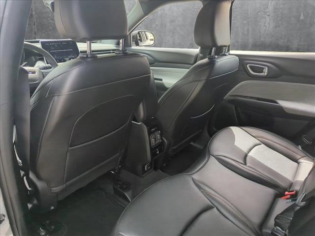 Photo of 2024 Silver Zynith Metallic Clearcoat Jeep Compass