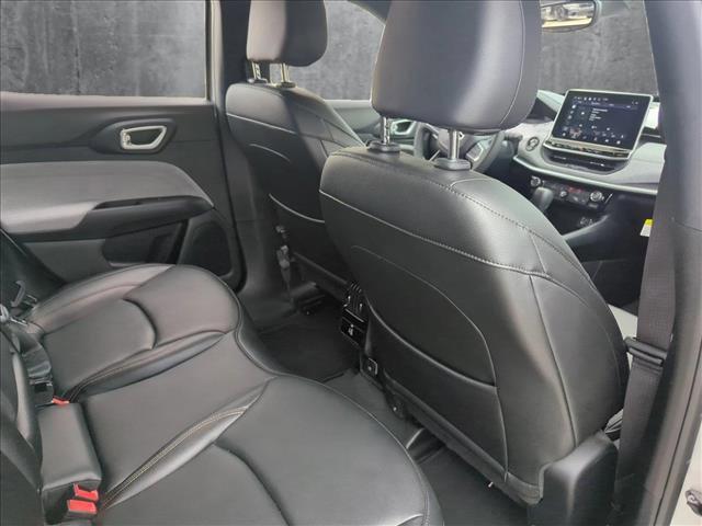 Photo of 2024 Silver Zynith Metallic Clearcoat Jeep Compass